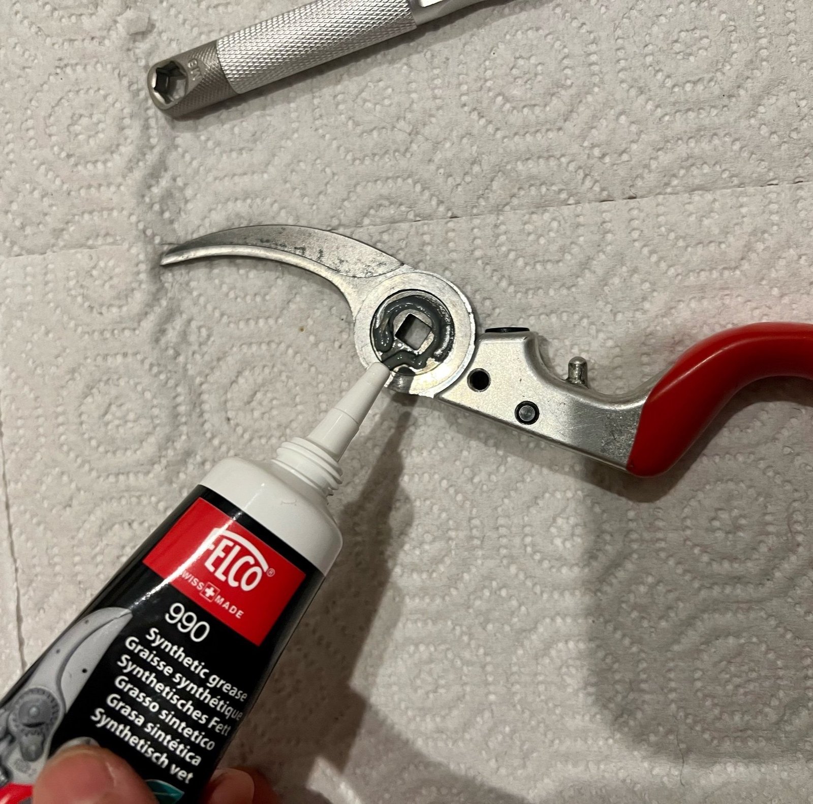 How to Oil Felco Pruners
