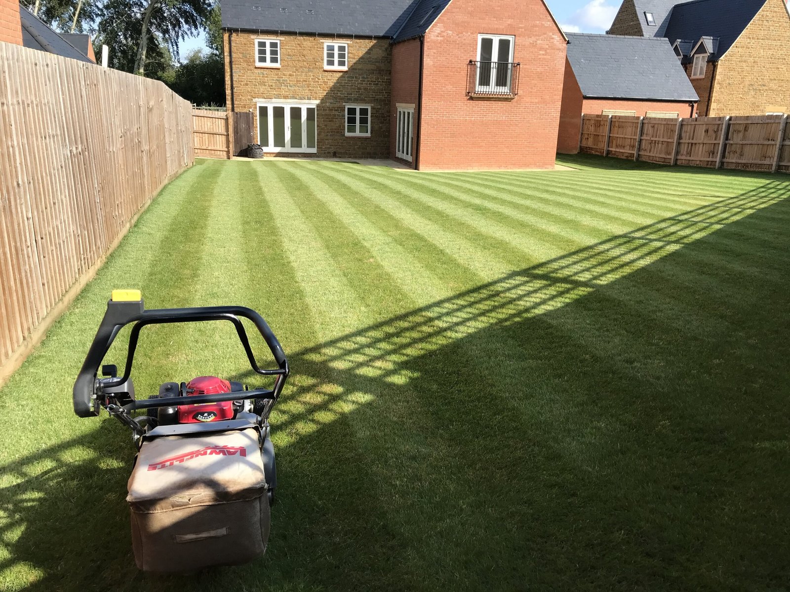 How to Cut Grass With a Lawn Mower